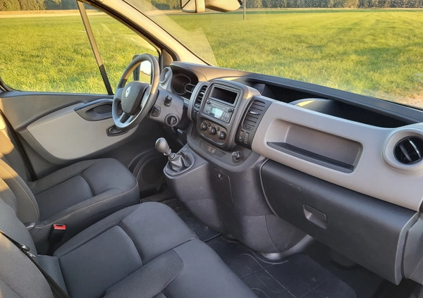 Renault Trafic cena 48900 przebieg: 106878, rok produkcji 2016 z Zambrów małe 56